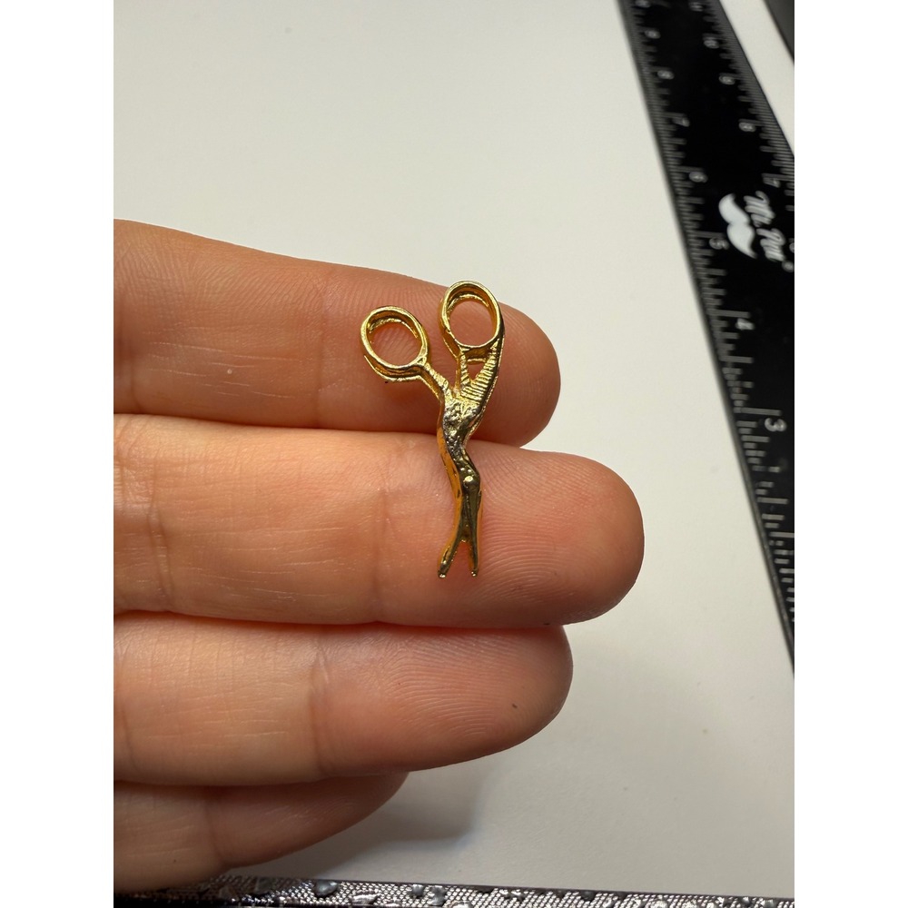 Vintage Gold Tone Scissor Lapel Pin Seamstress Stylist Novelty Brooch Accessory